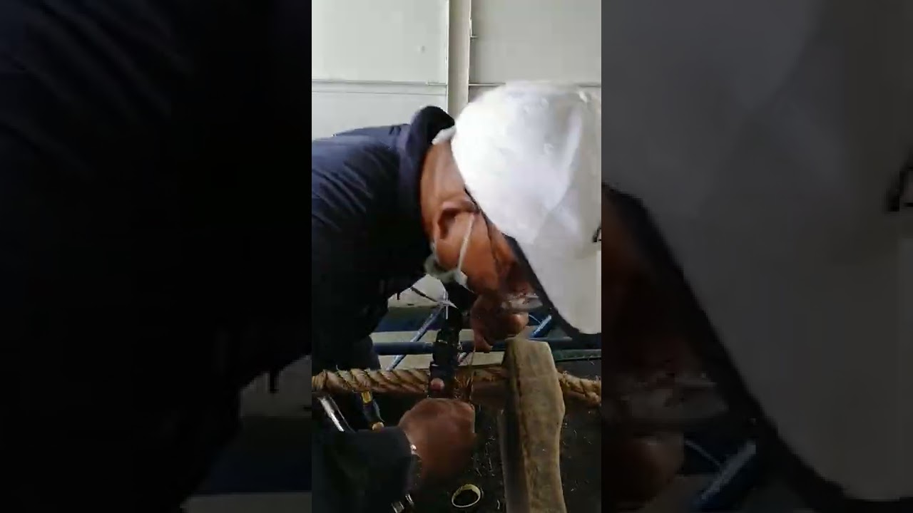 How to repair a pilot ladder.