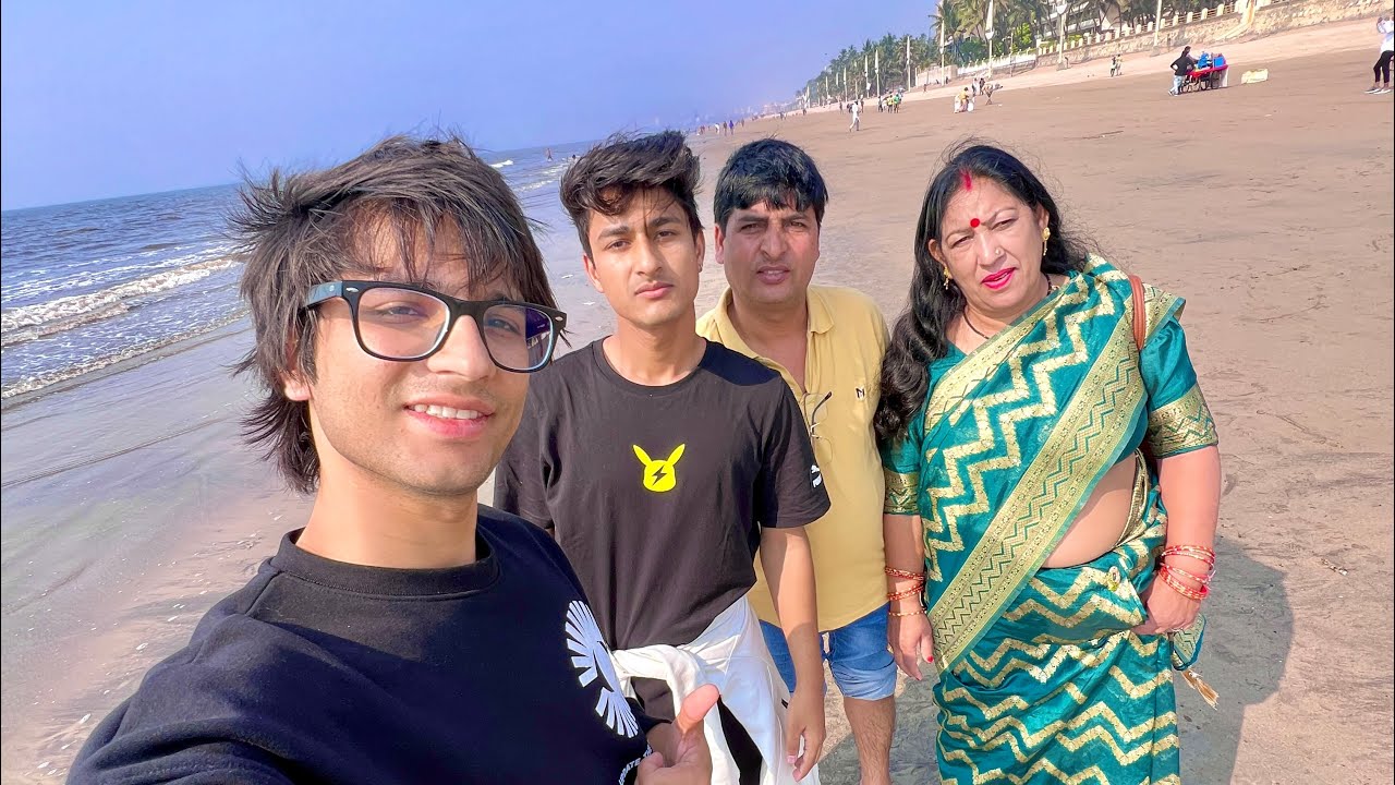 Mummy Papa Ko Beach Pe Legye 😃 First Time