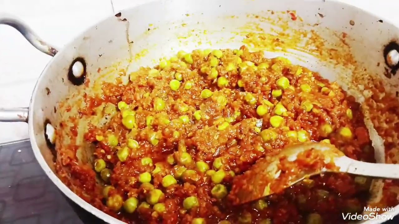 🌶️🧄 Spicy Matar Paneer Masala – Full of Flavour.