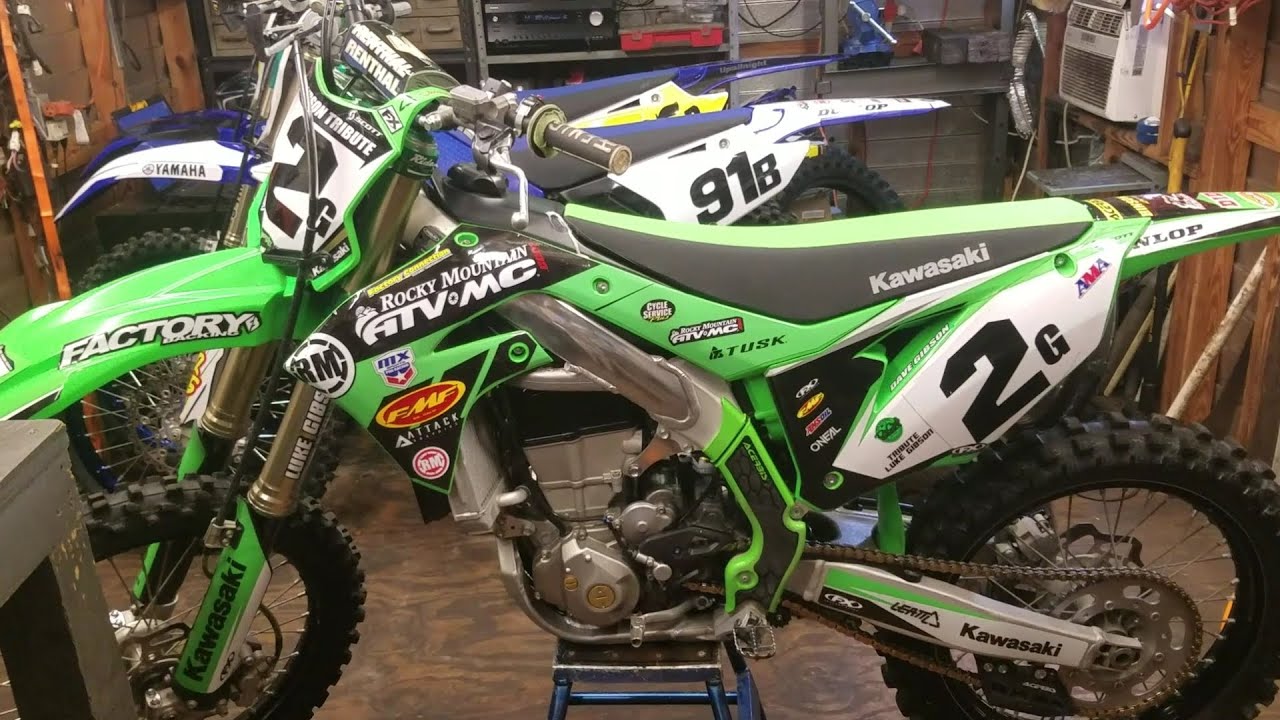1:11 KX450 2021-2025 Clutch Plate Replacement. Installing new clutches on this Kawasaki.