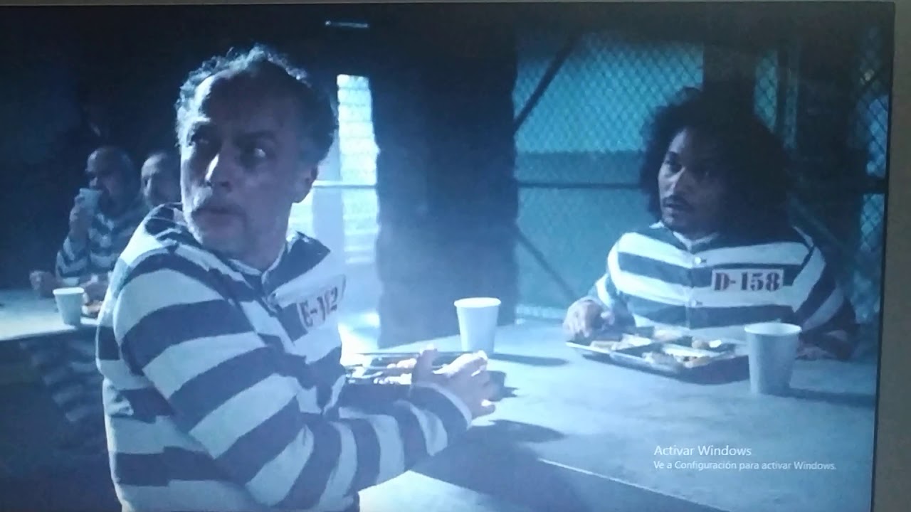 EL PINGUINO LLEGA A ARKHAM - GOTHAM