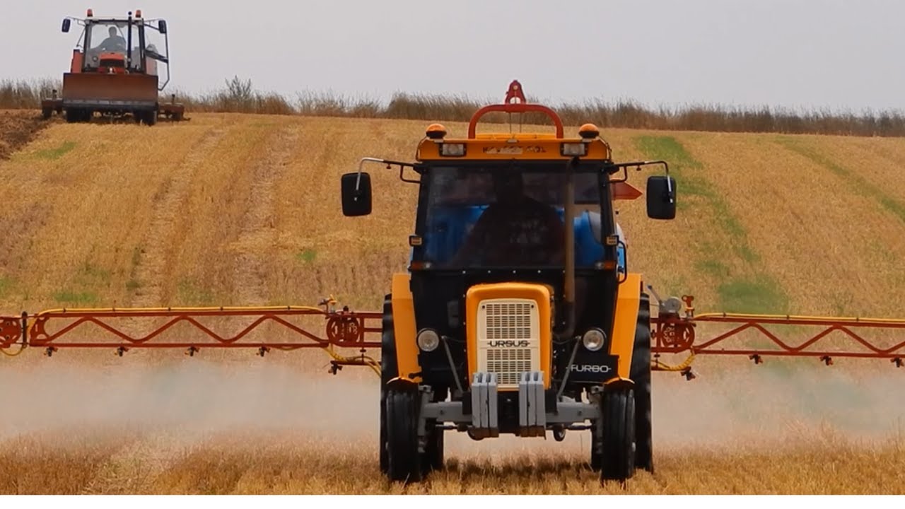 Opryskiwacz Biardzki 1000L zalany po brzegi. Ursus 355 Turbo i Ursus 1014 w Akcji