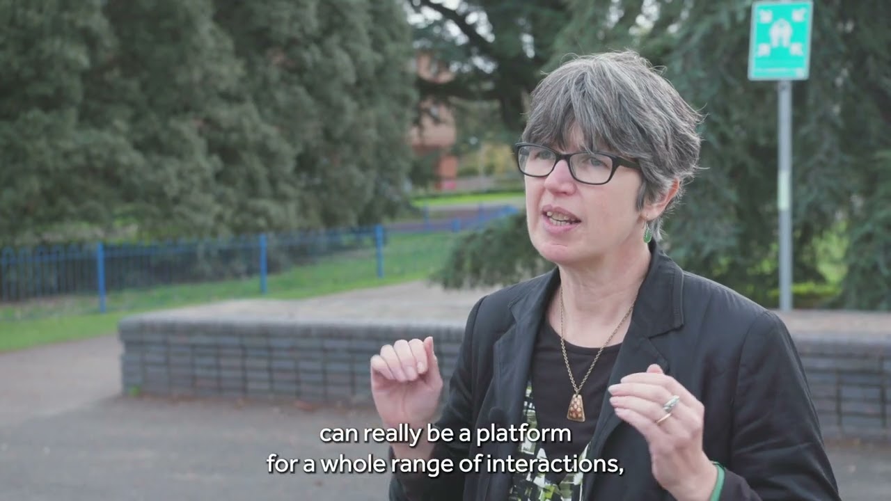 Kathryn Packer speaks at the University of Reading and Natural History Museum Research Open Day