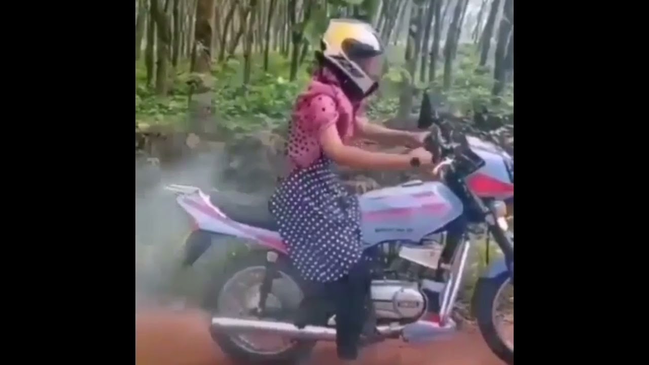 Girl riding Yamaha rx100, Yamaharx100 whatsapp status #yamaharx100 #rx100yamaha #rx100status #2strok