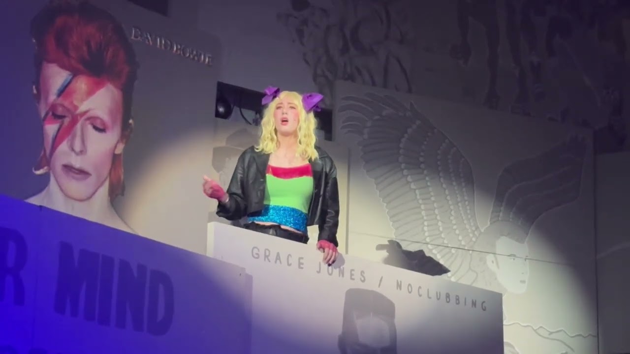 Save me van queen door Nicki