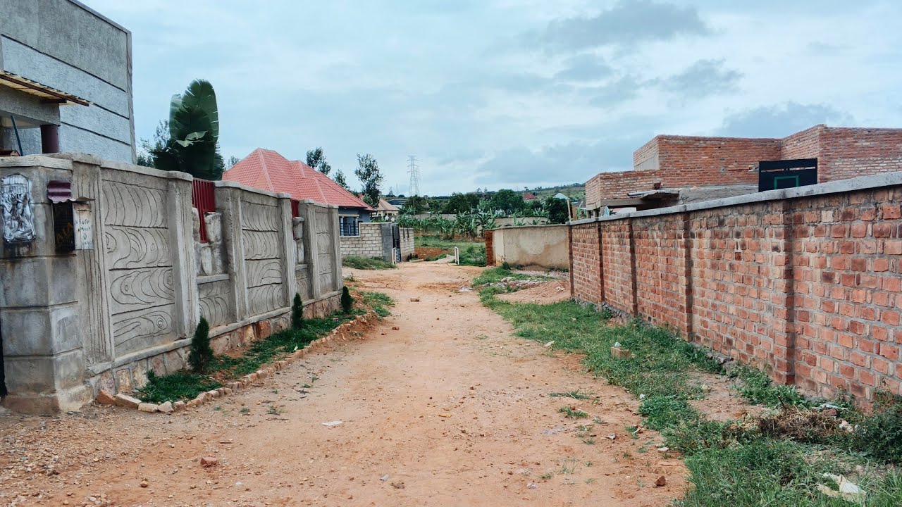IKI KIBANZA CYARAGUZWE 👍 ISHYANO RIRAGUYE NYAMATA MUMUJYI 180Sqm NDEBERA 4.5M IMPANDE YA KABURIMBO 