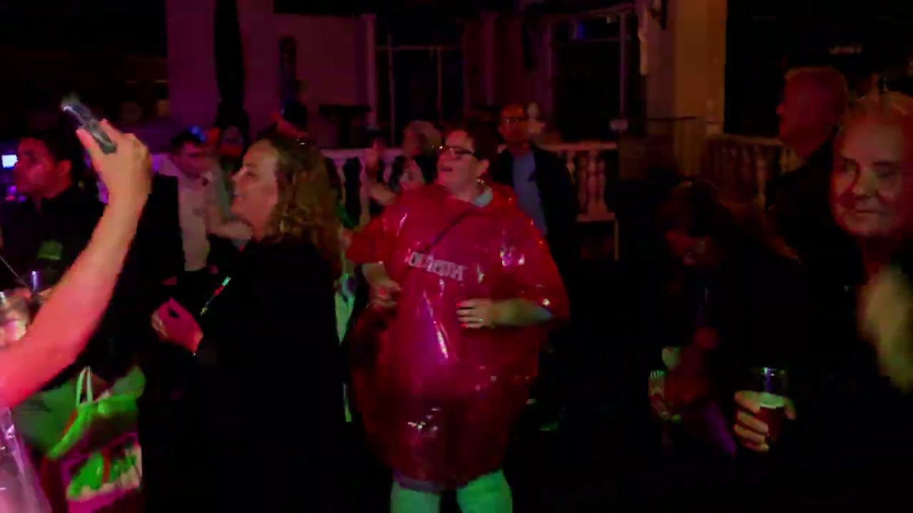 Fokks fuifje Sneekweek 2025 Johnny Gold