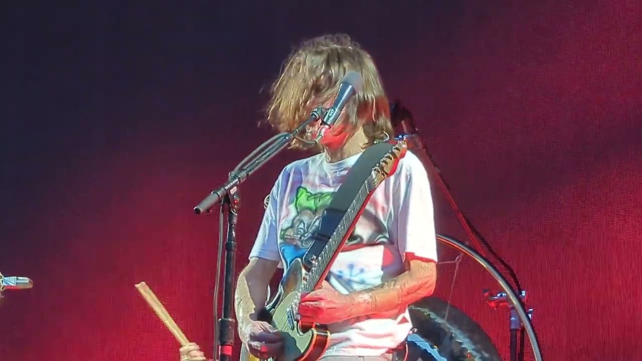 Red Hot Chili Peppers - Intro Jam/ Tapping Frusciante (Live @ Lyon 11/7/2023)