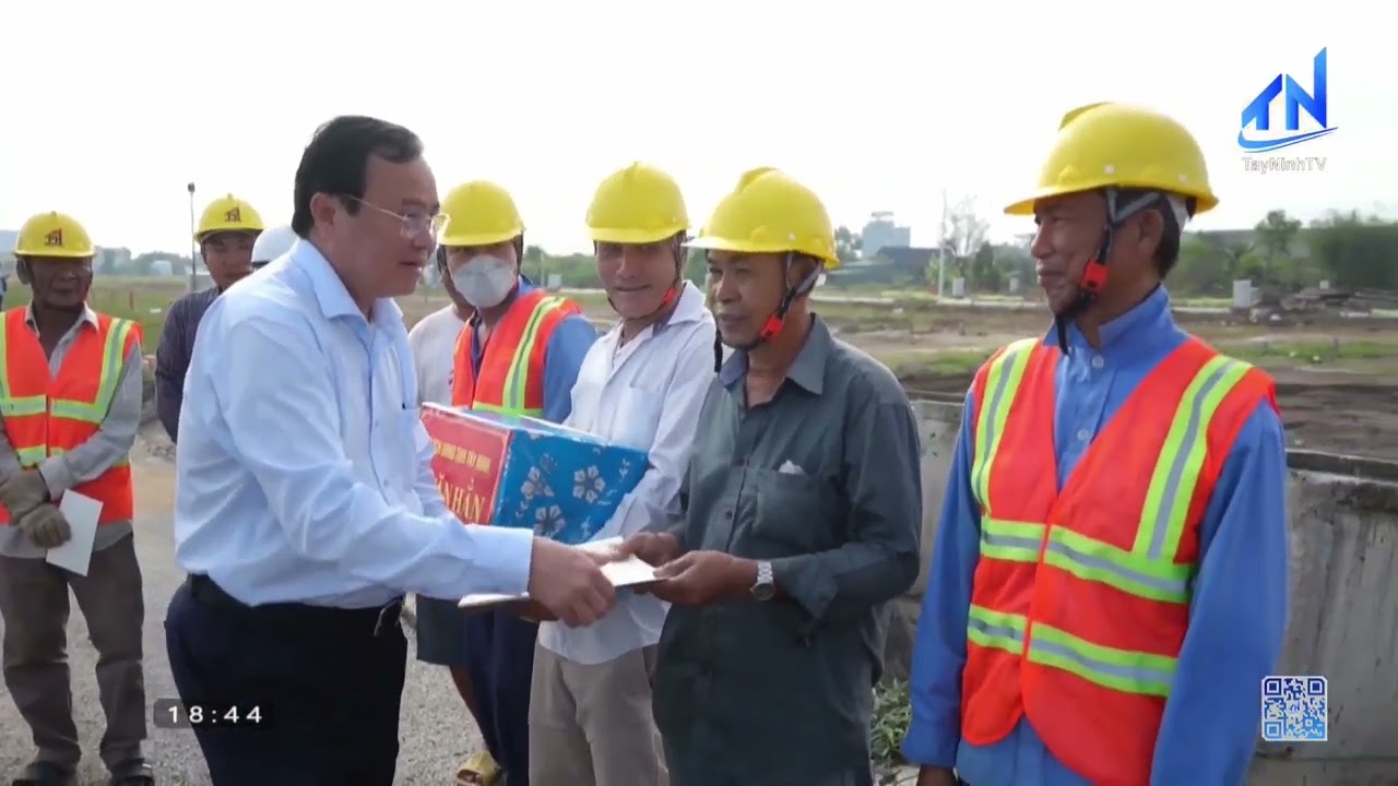 Lãnh đạo tỉnh thăm các đơn vị hoạt động trên lĩnh vực xây dựng, giao thông đầu Xuân Bính Ngọ 2026
