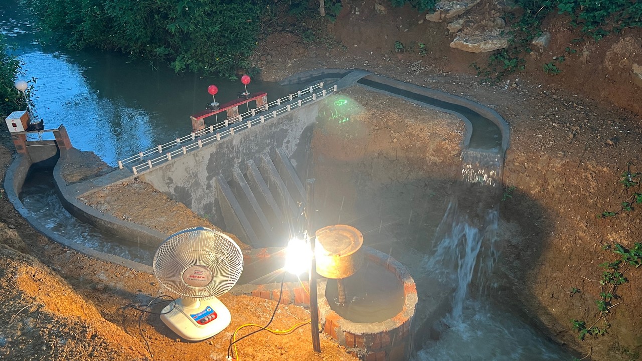 Construction of mini hydroelectric power plant 220V-2kw/h