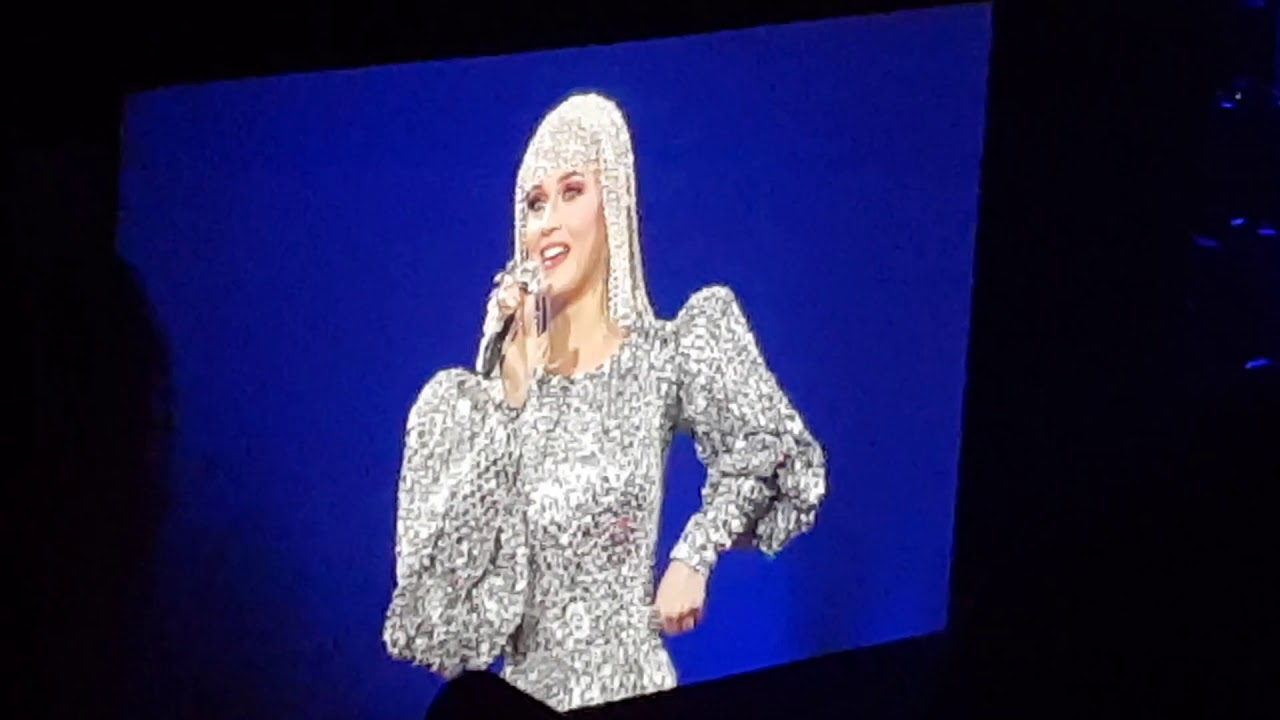Katy Perry speaks to the audience in Adelaide (Witness the Tour Adelaide Australia)