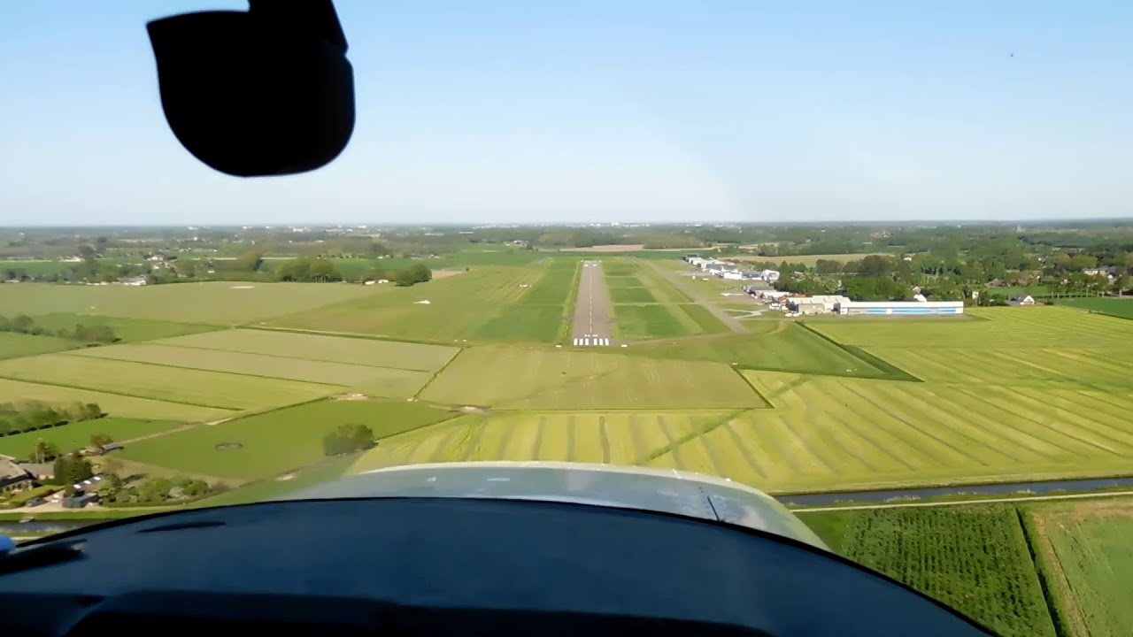 Landing at Teuge Airport (EHTE) | Cessna 150