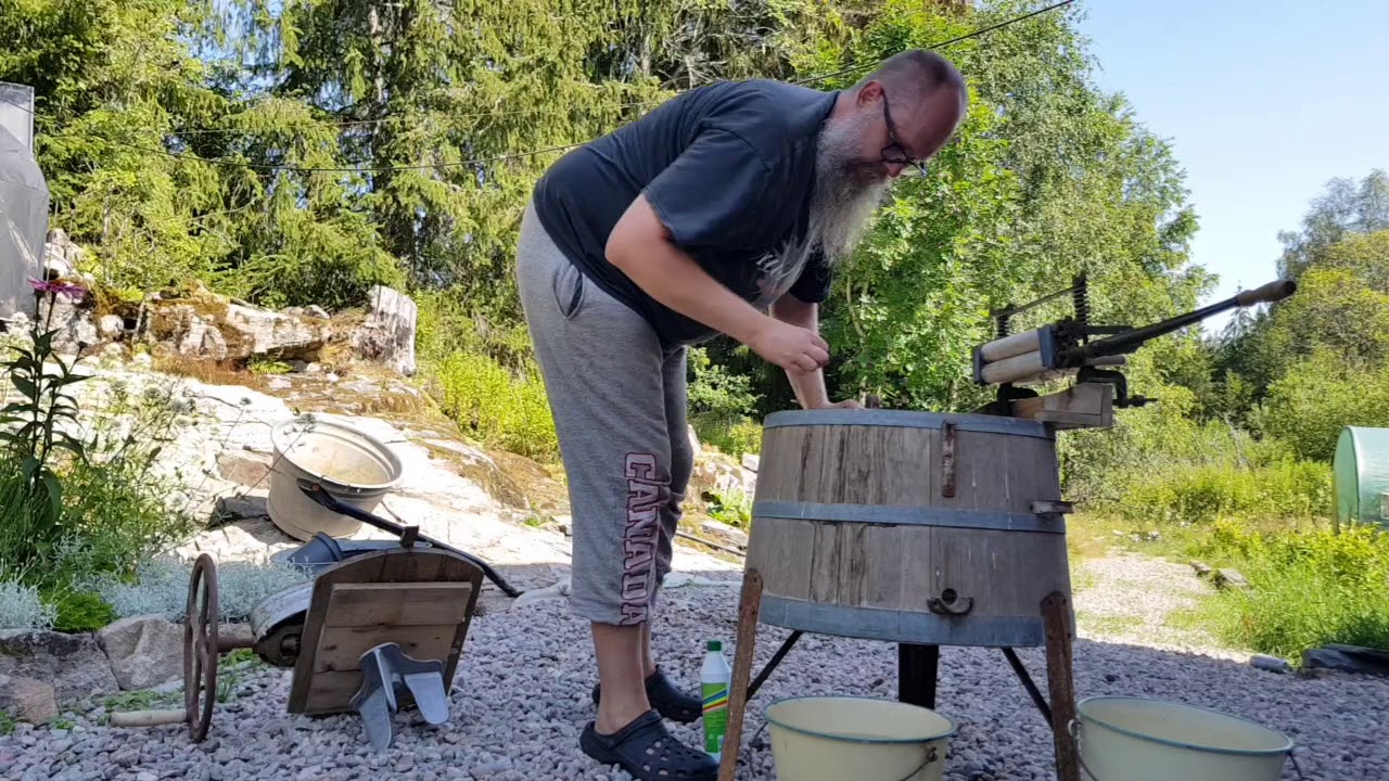 Tvättmaskinen del1. Rengörning och täthetskontroll. Följ oss.