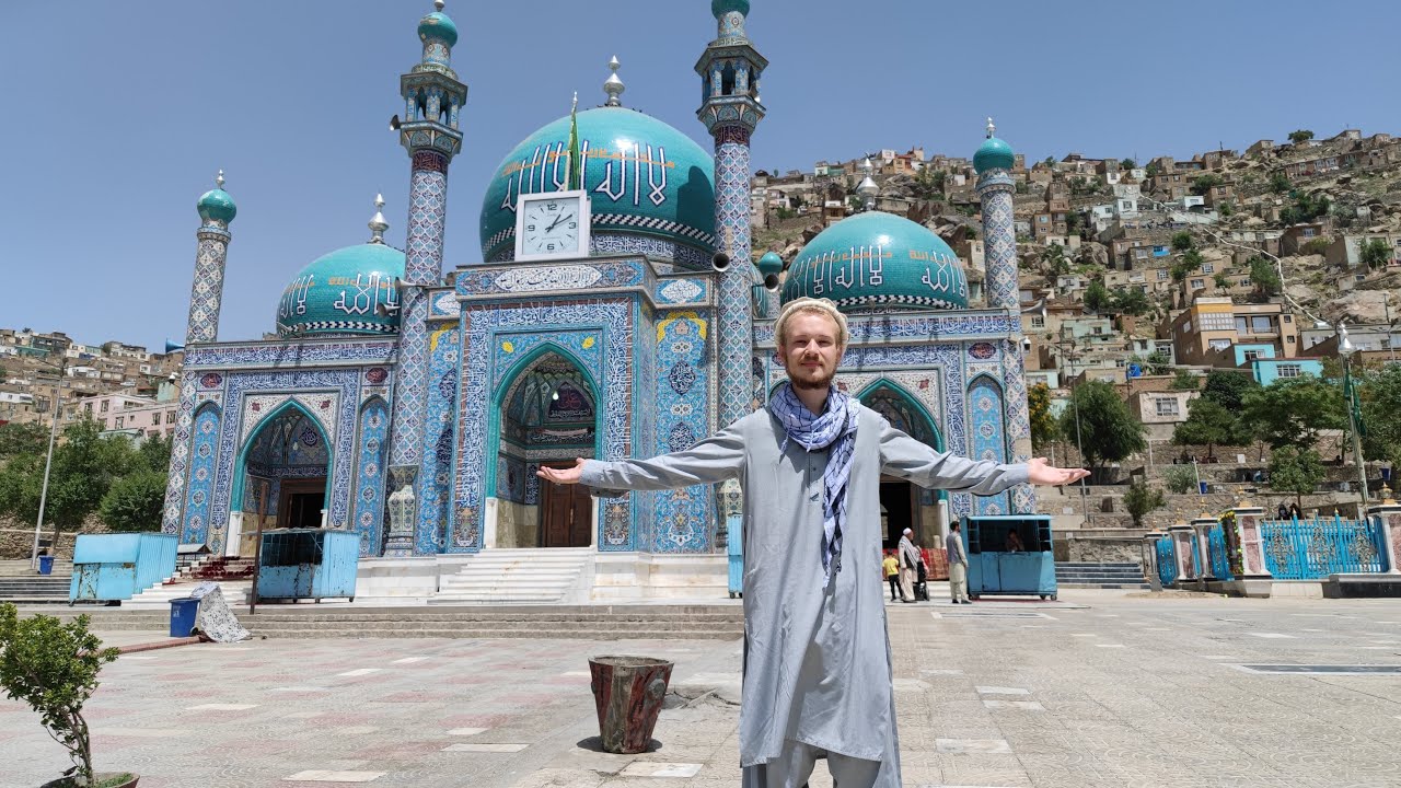 Australian Visits INCREDIBLE mosque in Kabul, Afghanistan🇦🇫