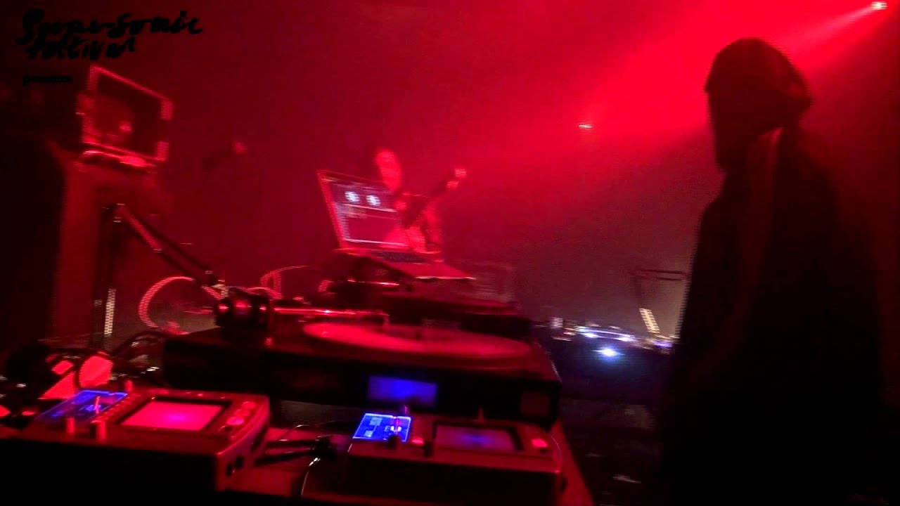 The Bug VS Earth Performing 'BOA' Live at Supersonic 2015