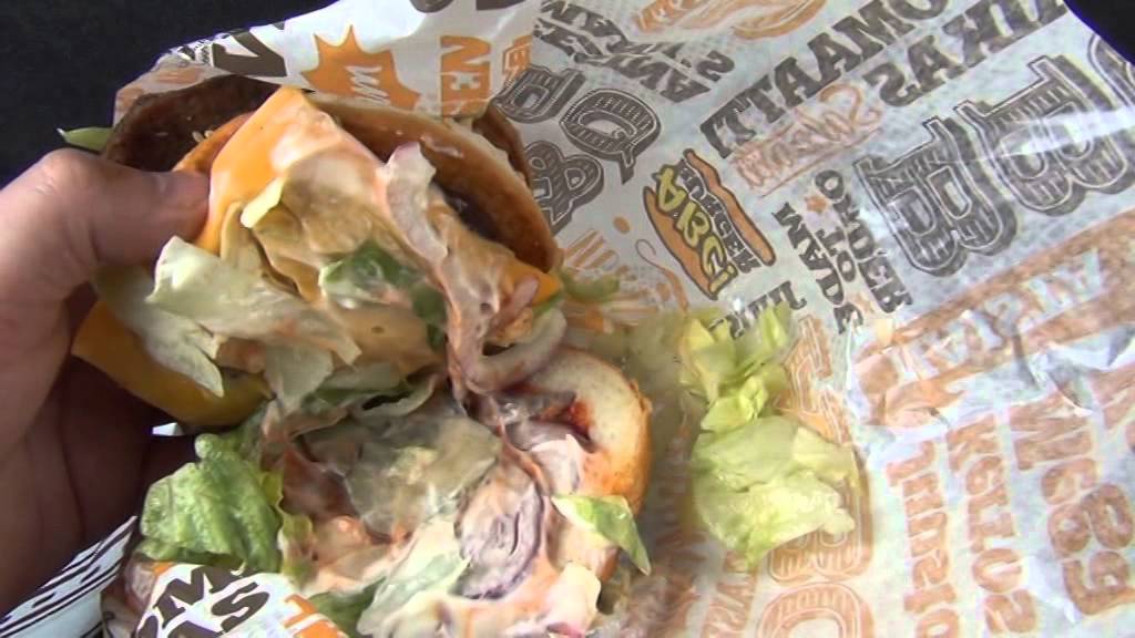 Testissä kerrosateria (ABC Burger)