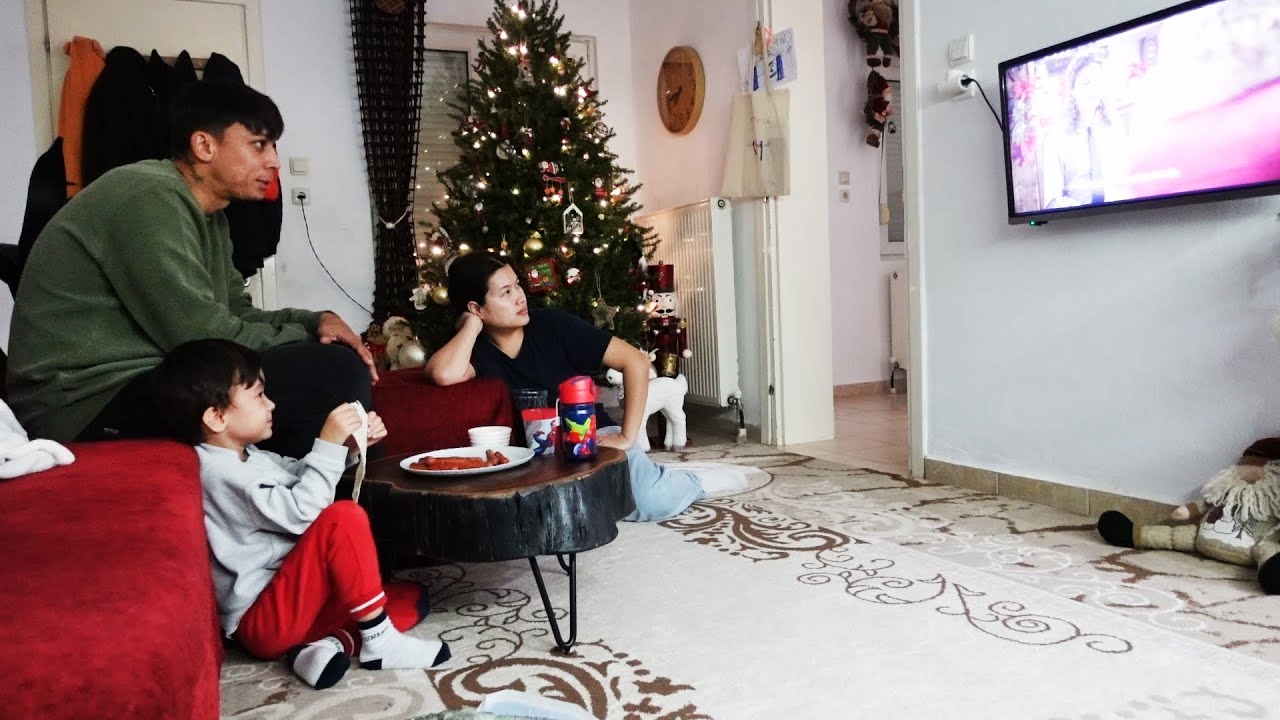 ΣΠΙΤΙ ΤΑΙΝΙΕΣ ΚΑΙ ΦΑΓΗΤΑ - FAMILY VLOG | Akis