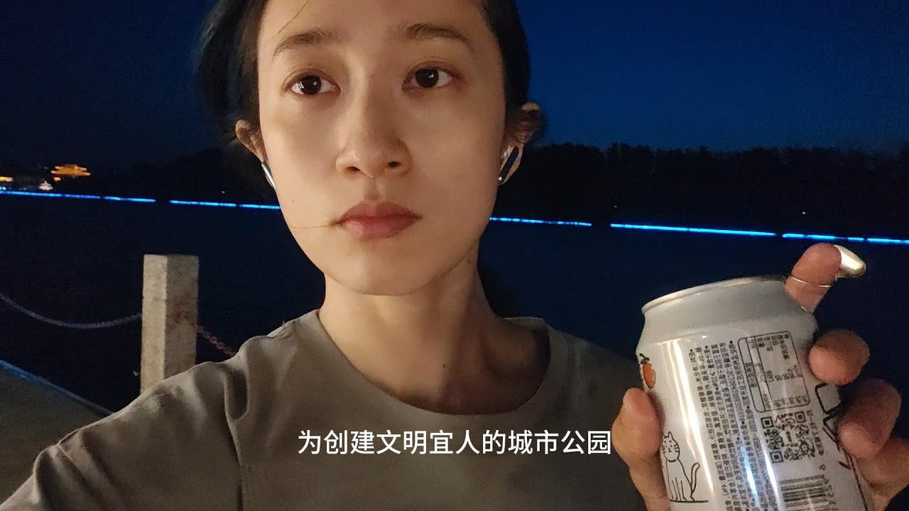 床车旅行遭遇山东大风如同逃难，无处可逃只能躲在车里做饭吃