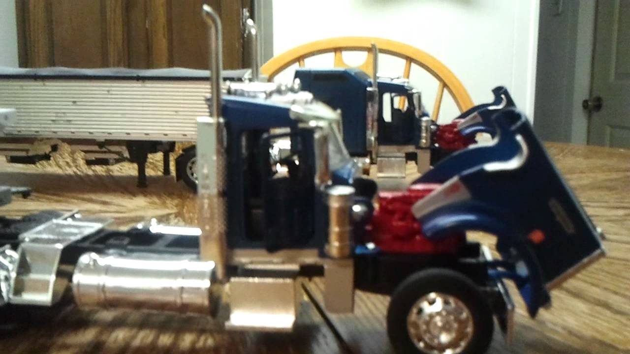 1:32 scale brand new kenworth w900 from new ray