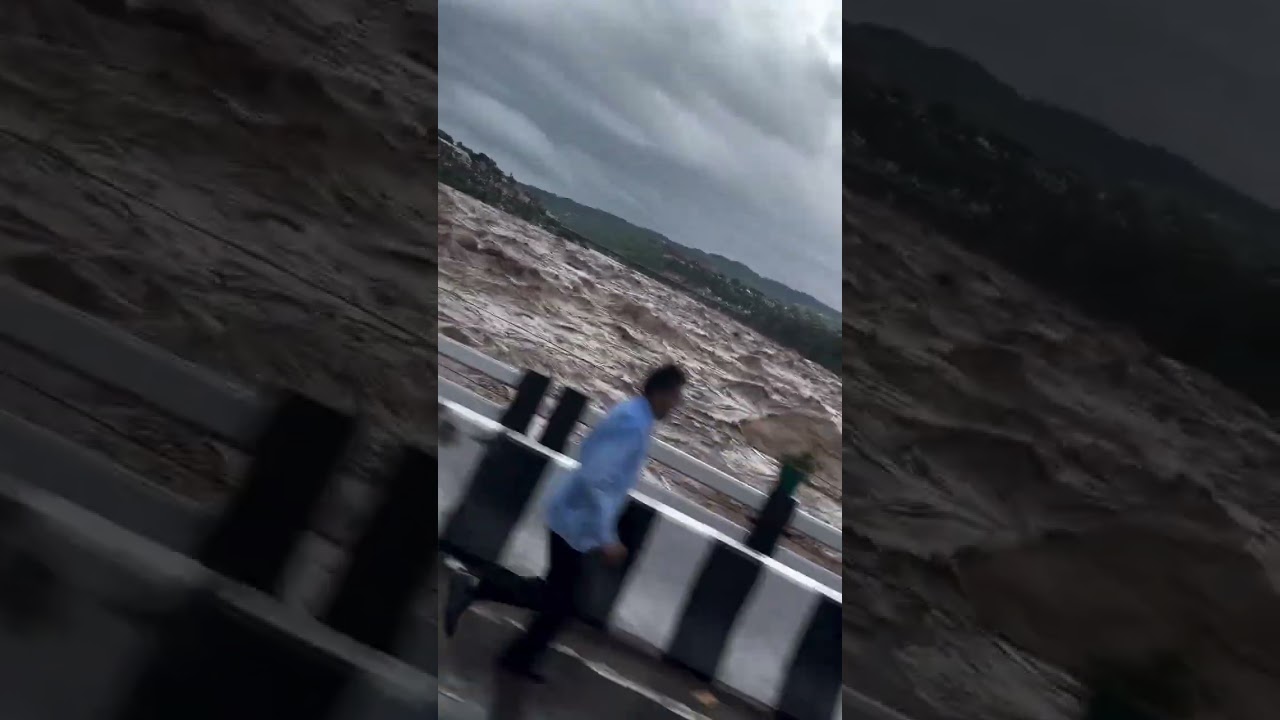 Flood like situations in j&k due to heavy rain#nh44 #tawibridge#chenabriver#floodrisk#cloudbrust#no1