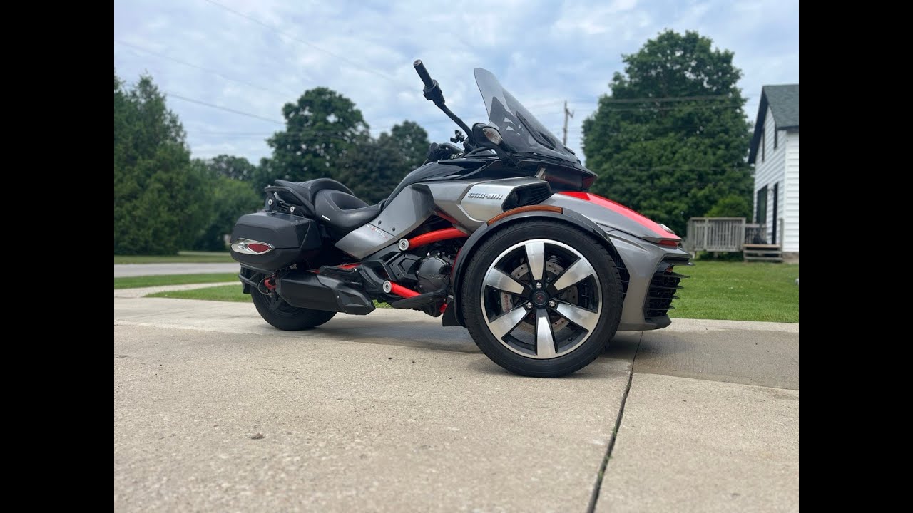 2015 Can-Am Spyder F3: How to Change the Oil