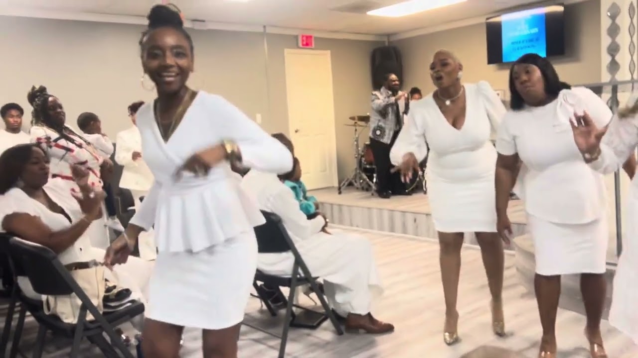 Texas Gurlz singing “Step Right In” lead by MyKeshia Bell