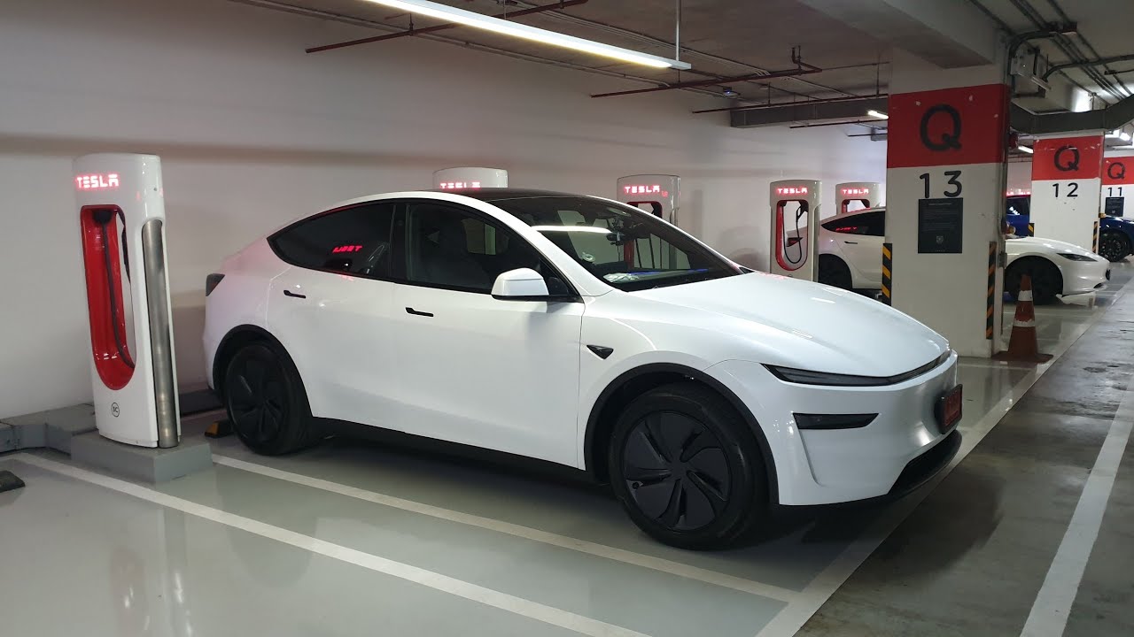 Tesla Model Y LR RWD Sunday driving