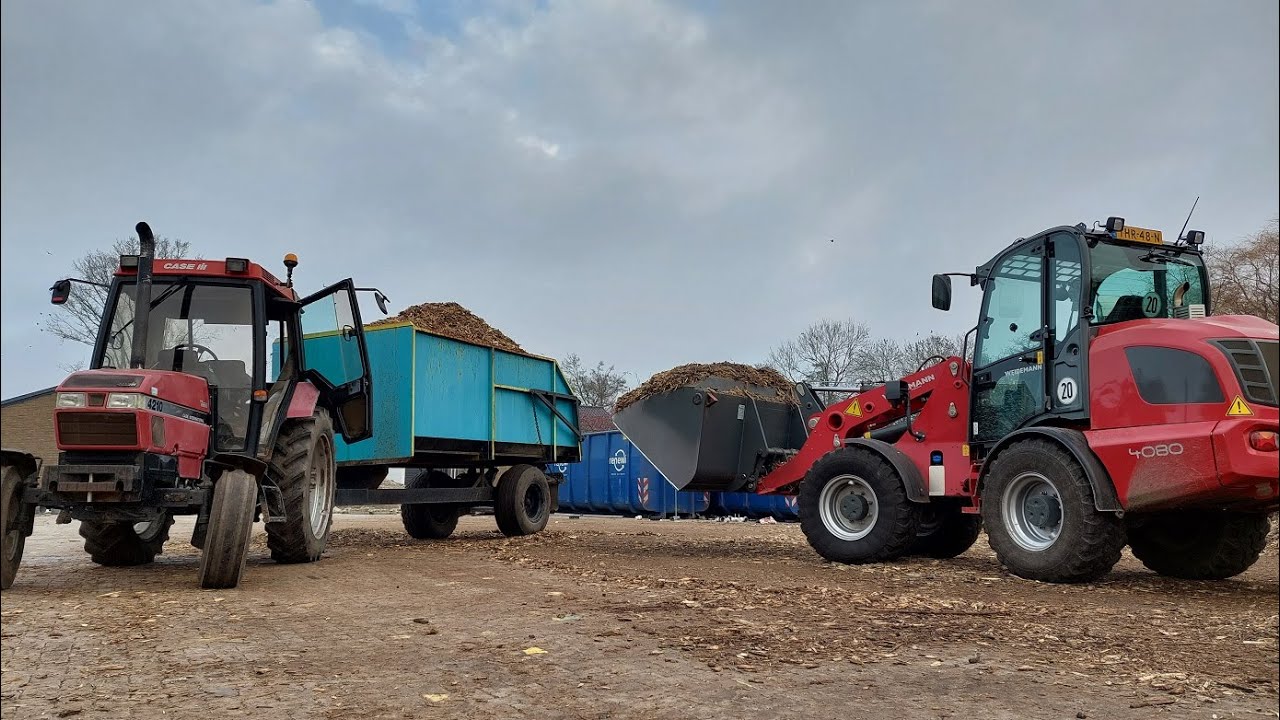Houtsnippers verplaatsen (met Weidemann 4080 en Case 4210)