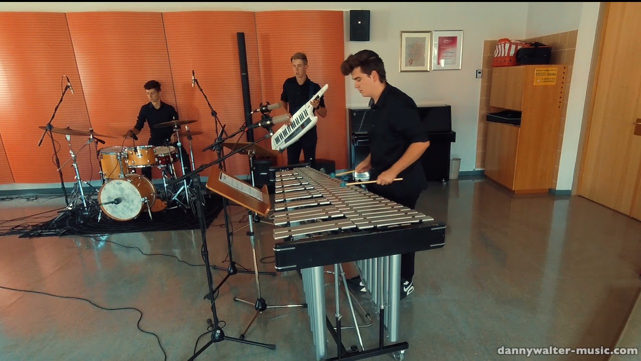 RESOUND -   STUDIO LIVE SESSION - BLUES IN F