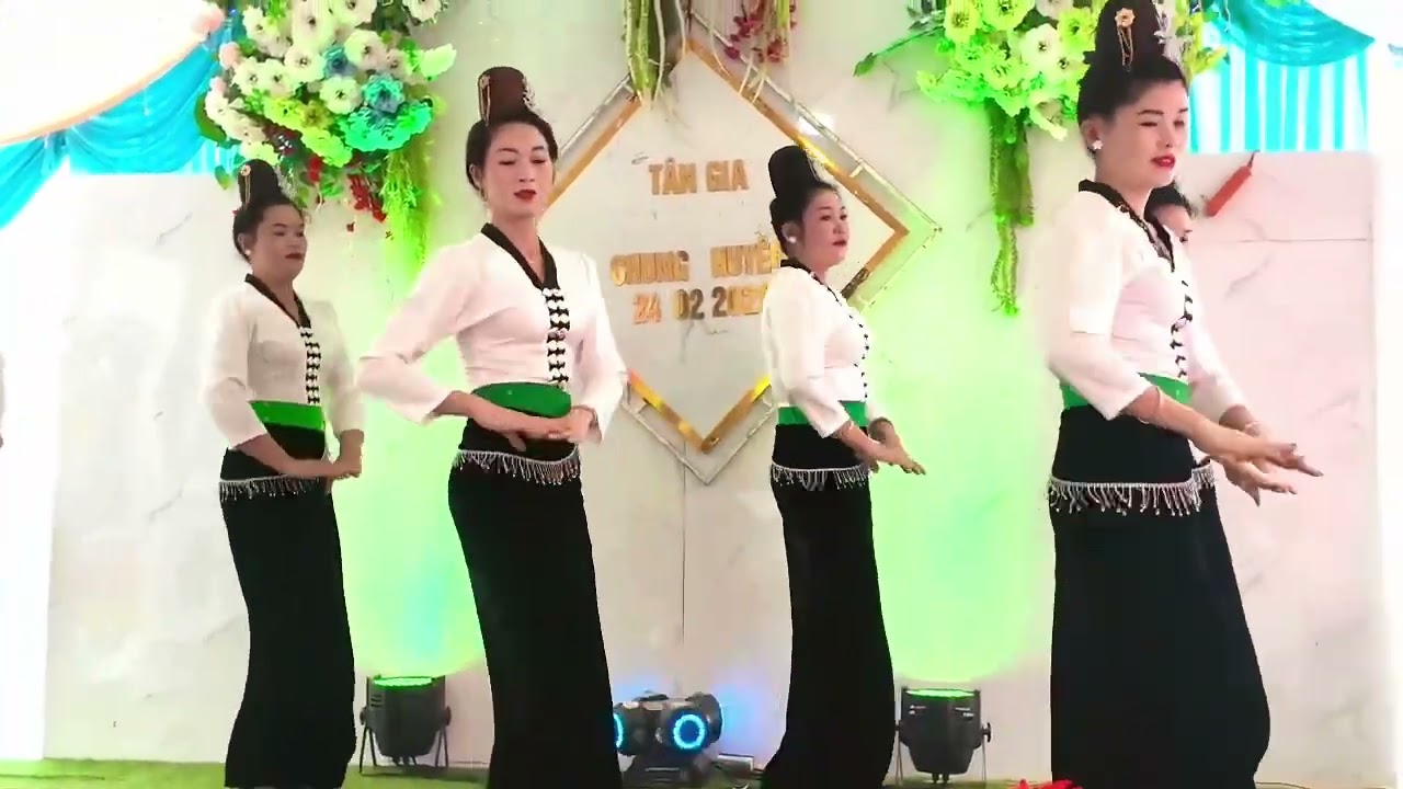 MẾT CỠ ÊM PẢ TRẺ BẢN BON .MƯỜNG LẠN,LỄ TÂN GIA. CHUNG HUYỀN
