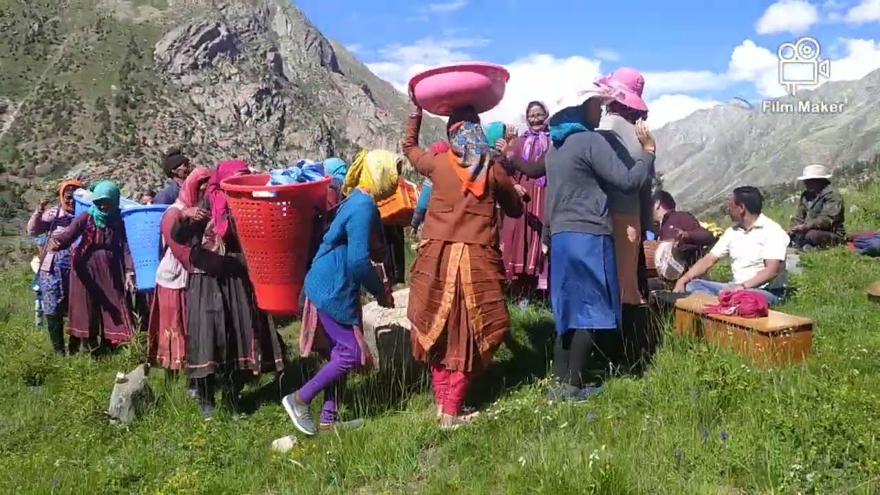 picnic villagers at chhaling Miyar valley lahul spiti
