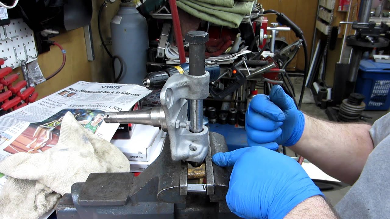 Datsun Truck Kingpin Rebuild - Part 20