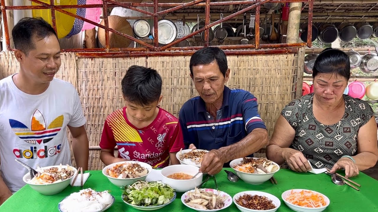 Ngon Hết Sẩy Với Món Bún Bò Xào Nước Mắm Chua Ngọt /at6n