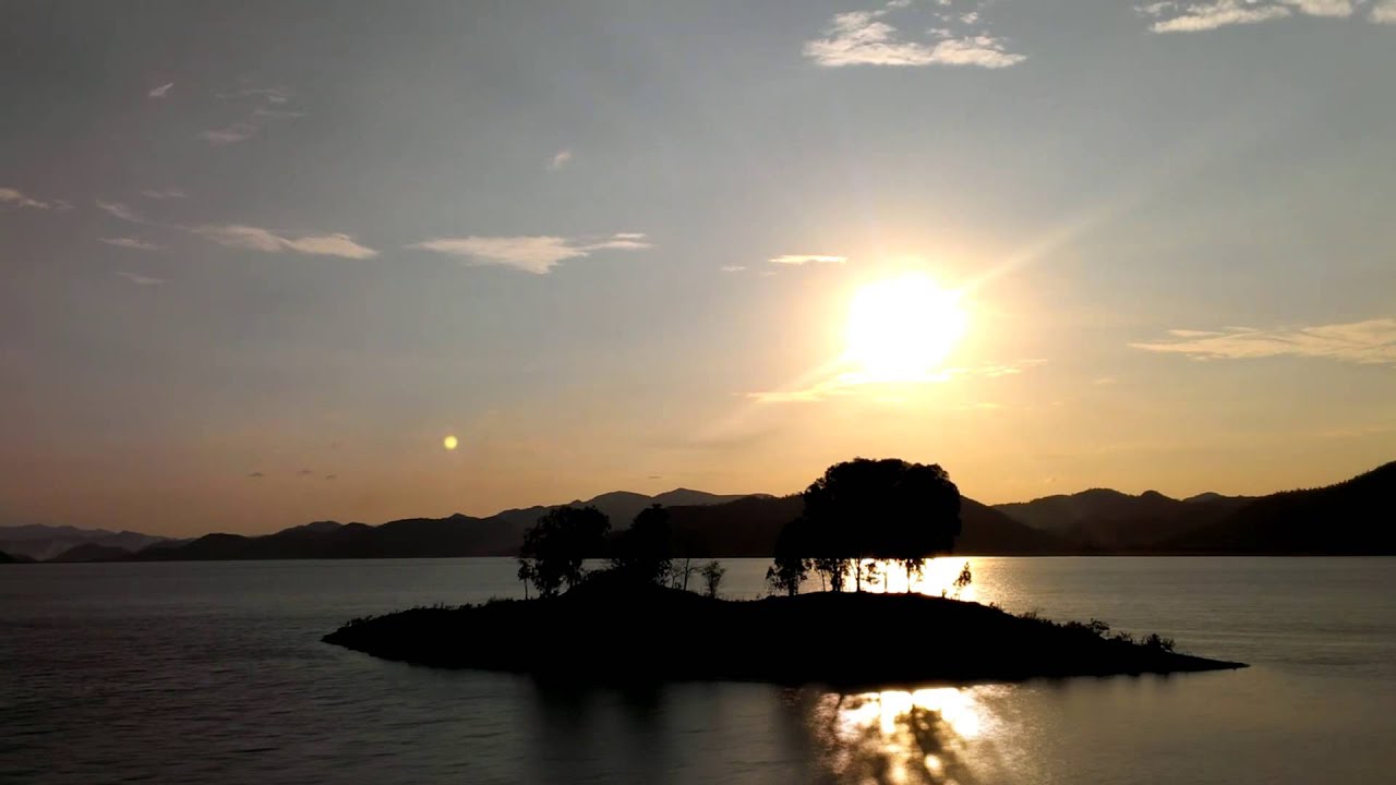 Sunset on the Pranburi Dam (Time Lapse)