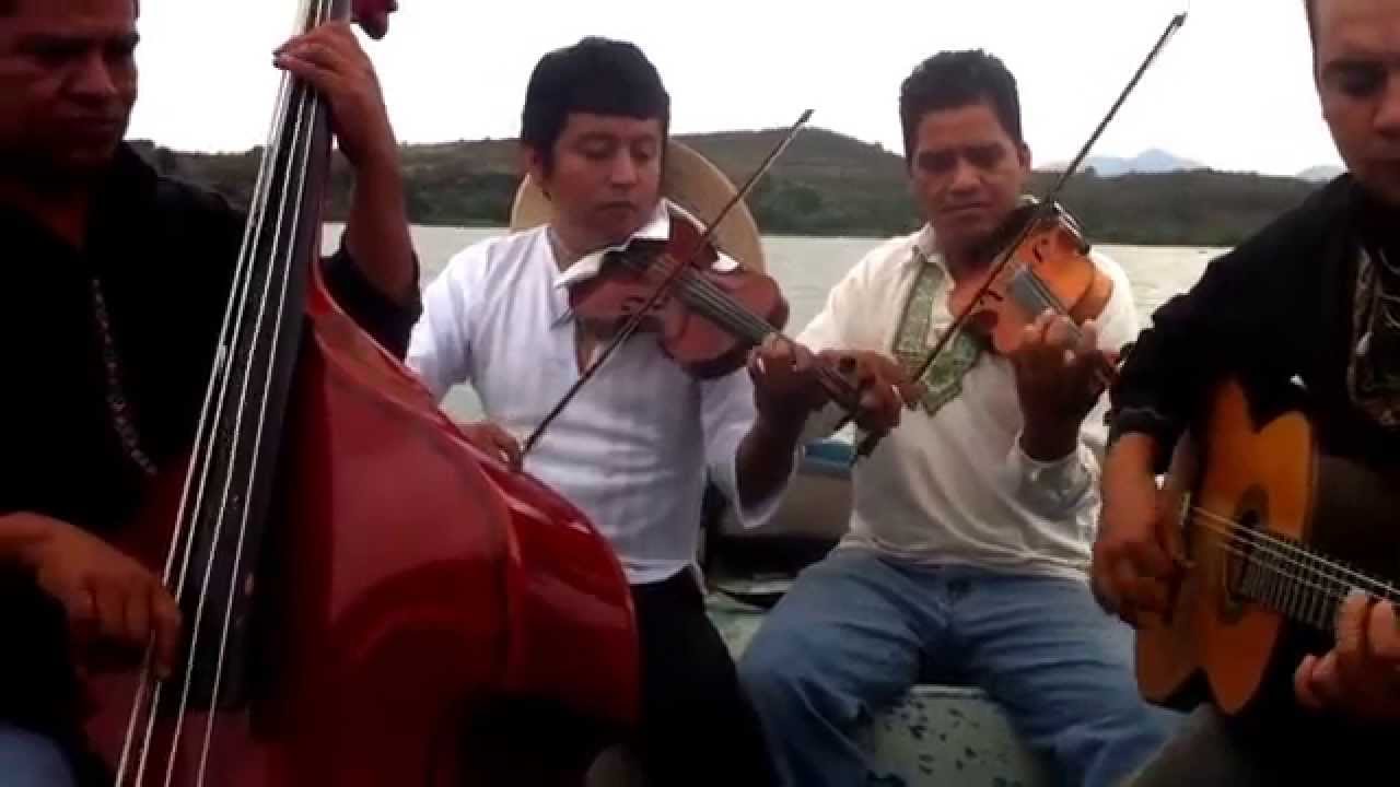Erándepakua, un abajeño al Lago de Pátzcuaro. Grupo P'indékuecha. Música P'urhépecha