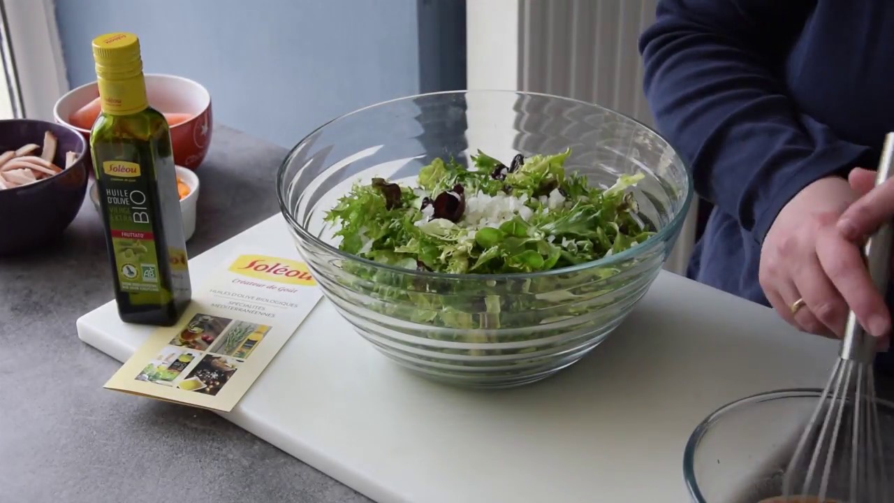 Une salade garnie et sa vinaigrette faite maison 🥗🥗🥗