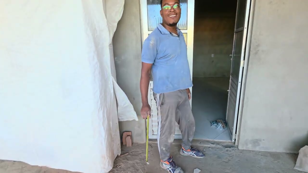 Pedreiro burro o mestre em constru&ccedil;&atilde;o 