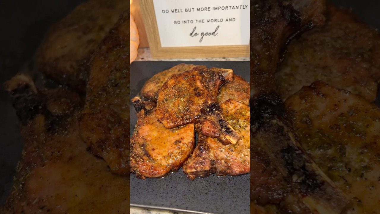 Oven Baked Pork Chops 🥩 #porkchops #porkchoprecipes #ovenbaked #juicy #flavorfulfood #foodideas