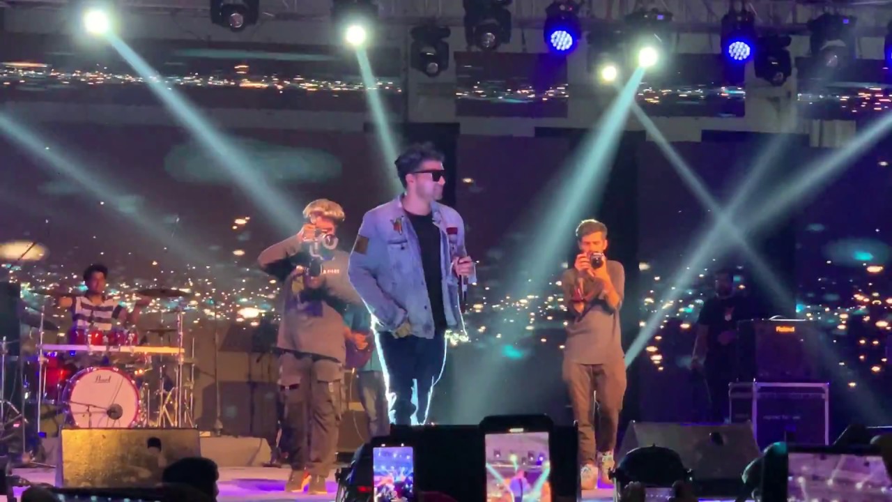 Slowly Slowly Full Song by Guru Randhawa in Bangalore Live Concert