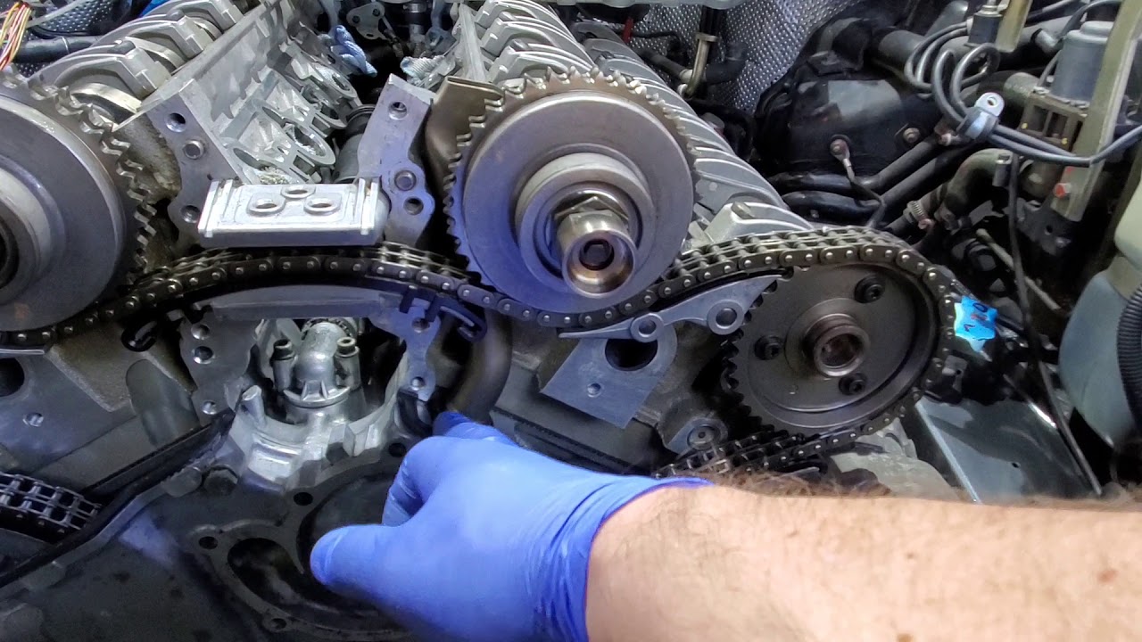 Mercedes W140 600 SEL Project Part 3: Oil leaks from front of the engine. Breather pipe issues.