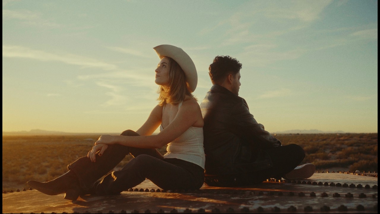Alex Barroso ft.Alessandra Aguirre - Playas (Visualizer)