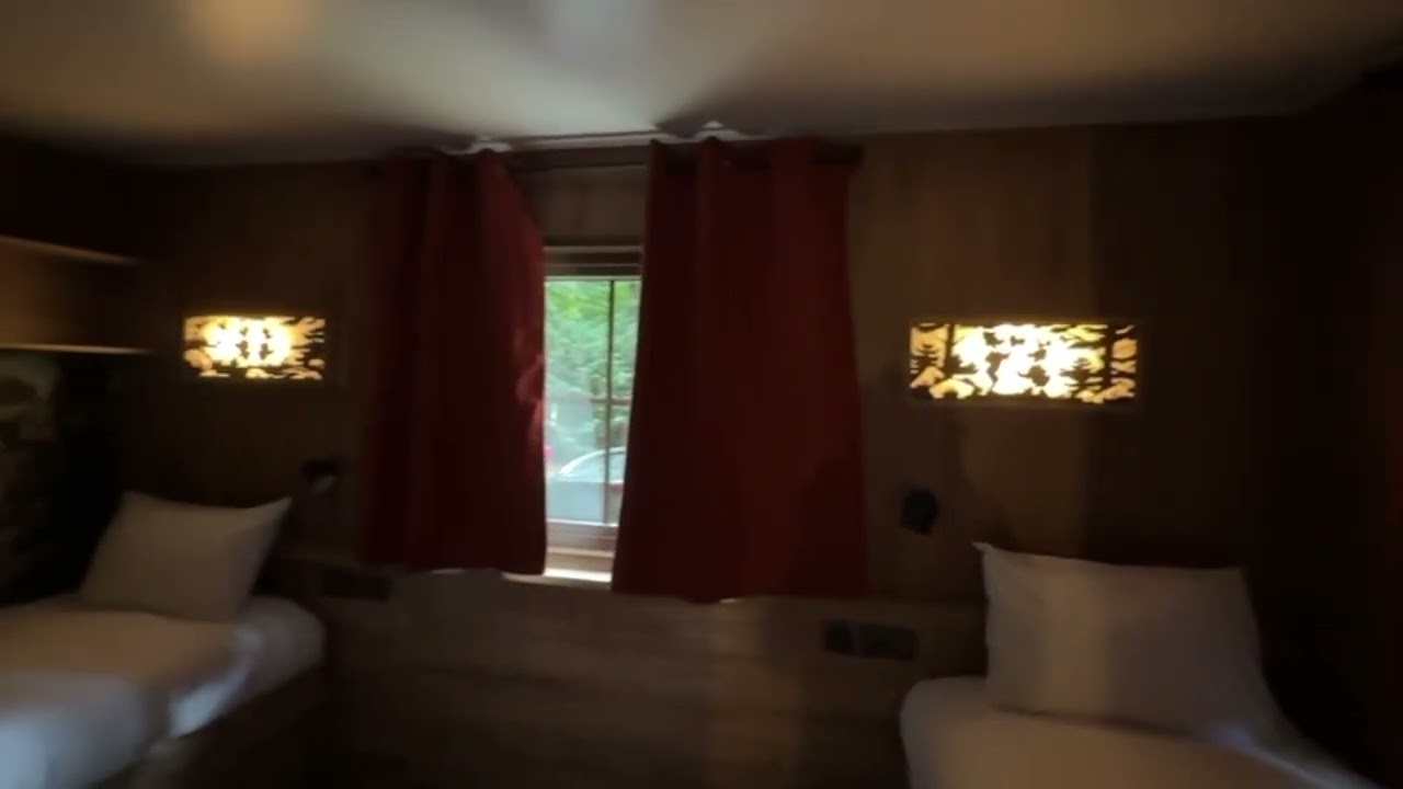 Davy Crockett Ranch  Disneyland Paris   NEW  CABIN