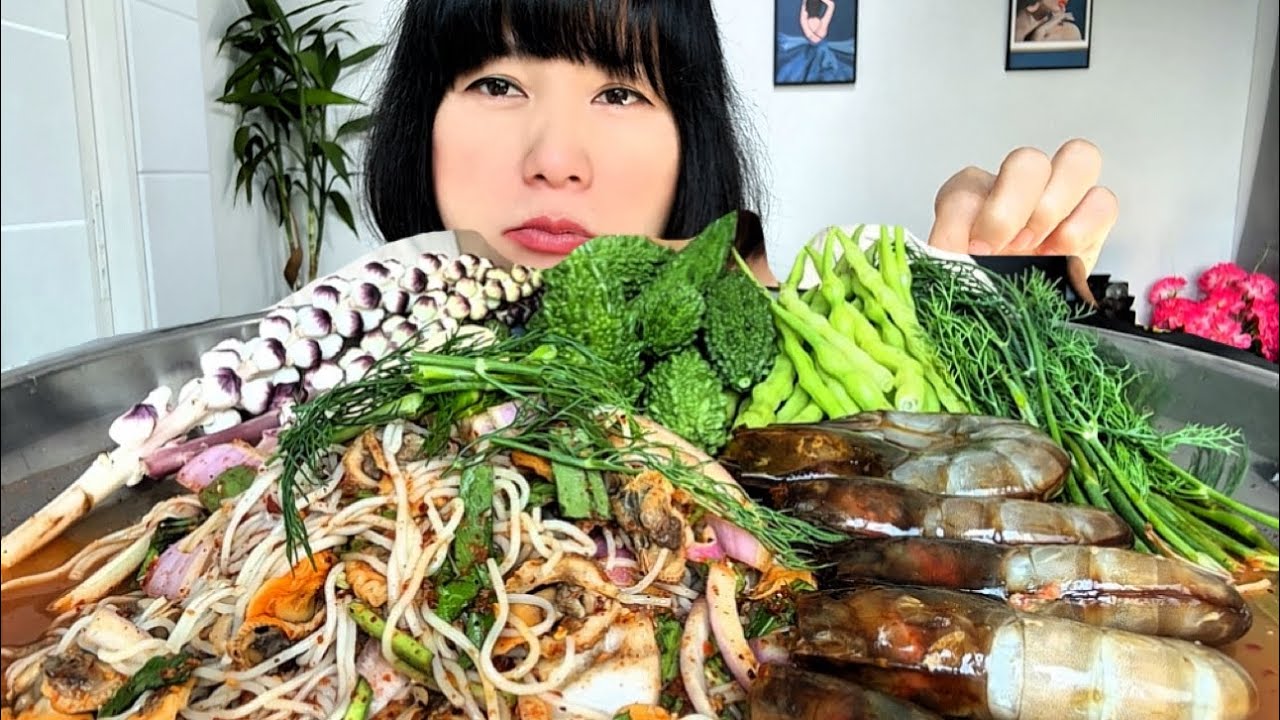 Thaifood ASMR ลาบขนมจีน ใส่หอยแครง กับกุ้งดอง อร่อยนัว Larb Khanom Jeen with cockles MUKBANG show 