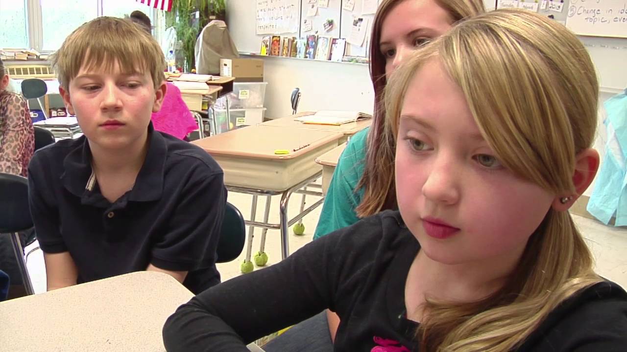 Teacher uses questioning techniques to engage students - Example 17