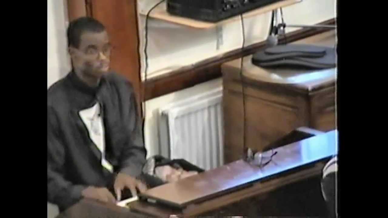 A.P.U Choir (UK) - Praise His Name, I'm Gonna Praise His Name