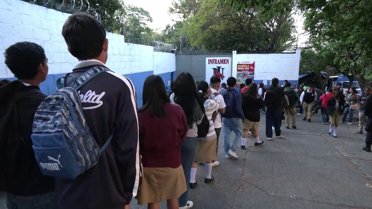 Inicio del año escolar en el secto público
