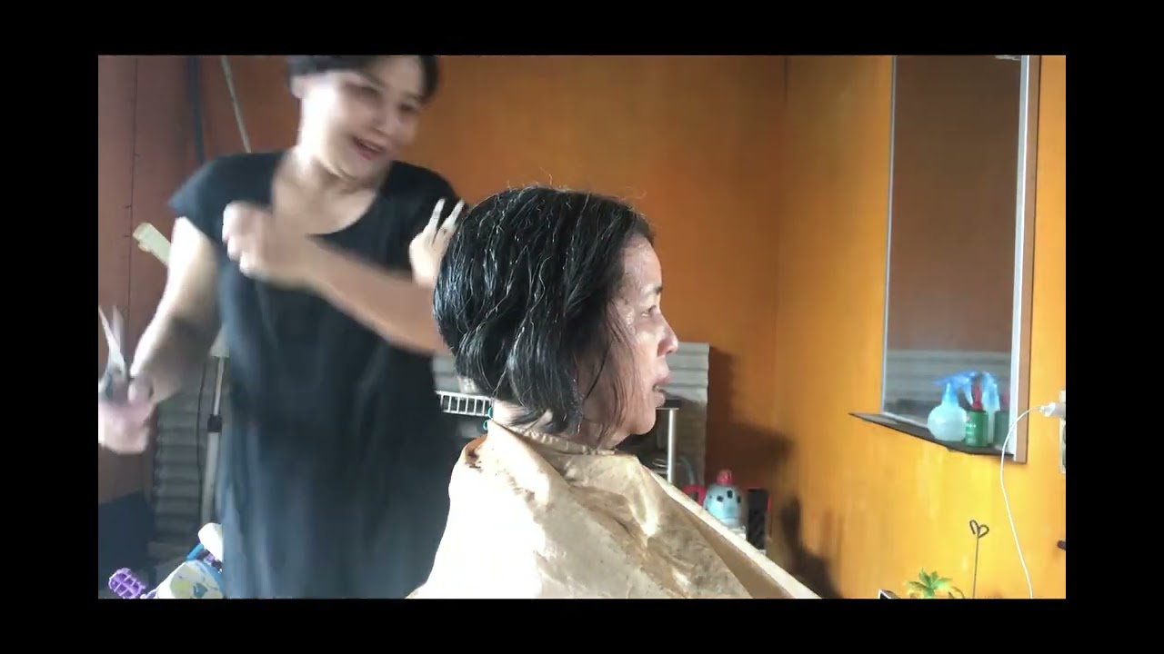 Pelanggan minta Potong bob nungging