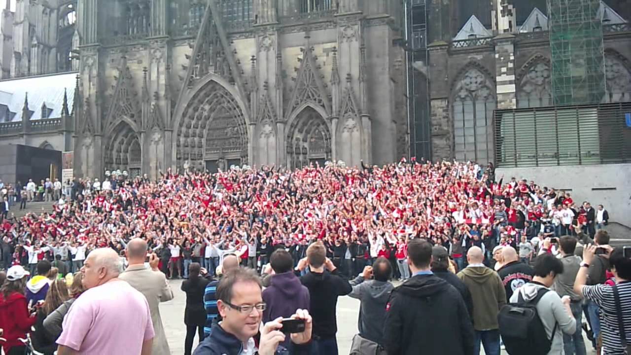 1. FC Köln Fan Warm-up zwischen Dom und Hauptbahnhof (20110917)