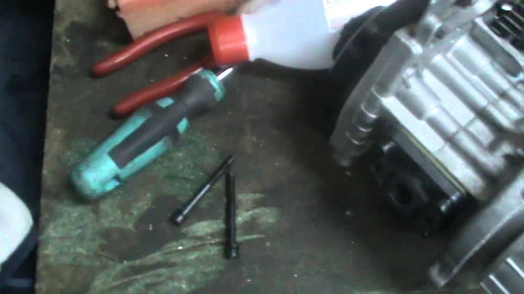 Minimoto. Video Manual Taller. 18 Montaje Motor. Engine assembly