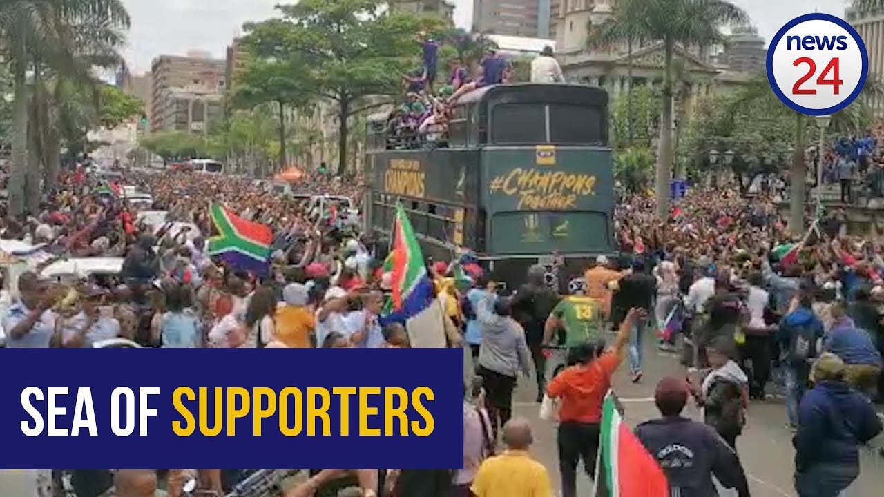 WATCH | Sea of supporters welcome Springboks to Durban City Hall